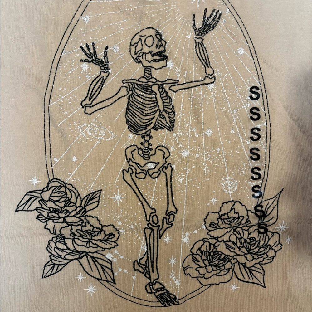 NWT Skeleton Graphic T-Shirt Women’s Small Peach Floral Goth Aesthetic Tee - Picture 4 of 6